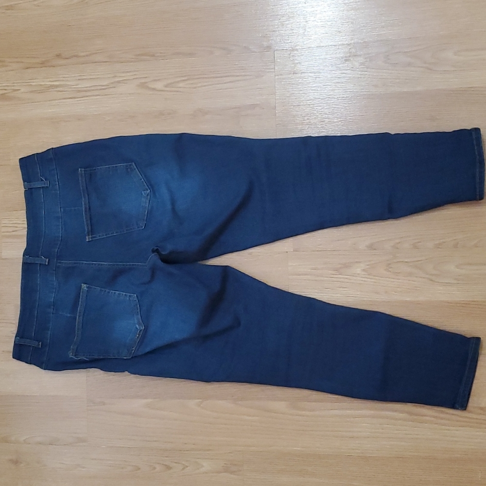 Jeans - Picture 2 of 4